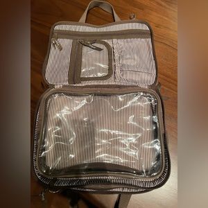 Thirty One toiletry bag